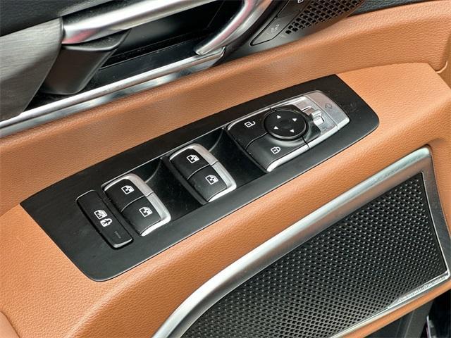 Photo of 2024 Ebony Black Kia Telluride