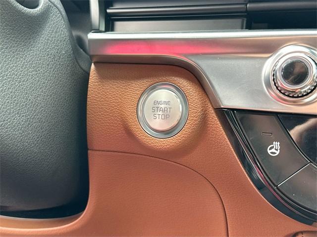 Photo of 2024 Ebony Black Kia Telluride
