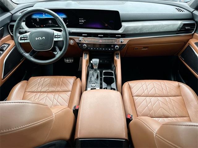 Photo of 2024 Ebony Black Kia Telluride