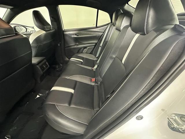 Photo of 2025 Ice Cap Toyota Camry