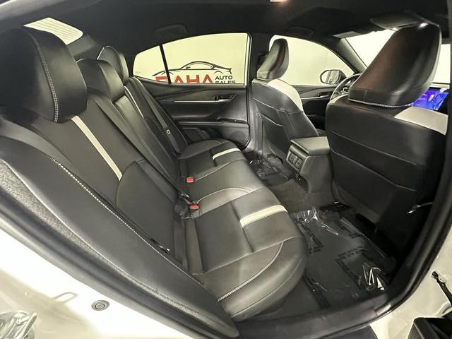 Photo of 2025 Ice Cap Toyota Camry