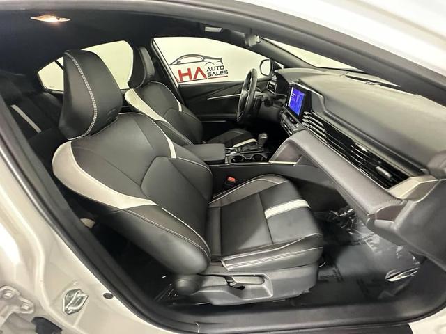 Photo of 2025 Ice Cap Toyota Camry