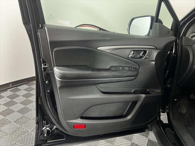 Photo of 2019 Crystal Black Pearl Honda Pilot