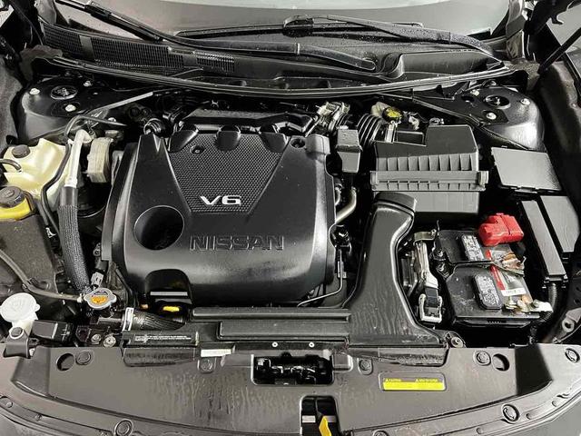 Photo of 2018 Super Black Nissan Maxima