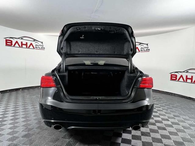 Photo of 2018 Super Black Nissan Maxima