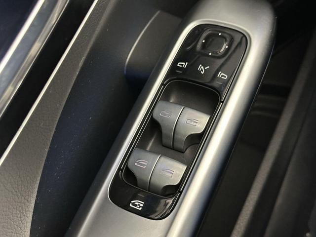 Photo of 2022 White Mercedes-Benz C-Class