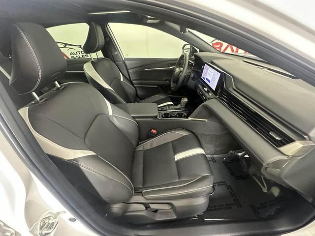 Photo of 2025 Ice Cap Toyota Camry