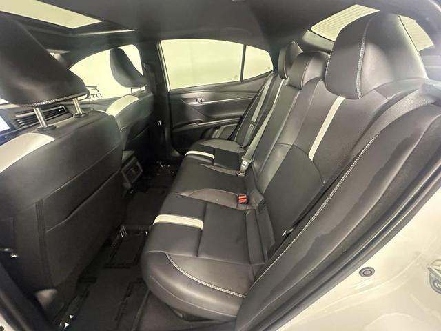 Photo of 2025 Ice Cap Toyota Camry