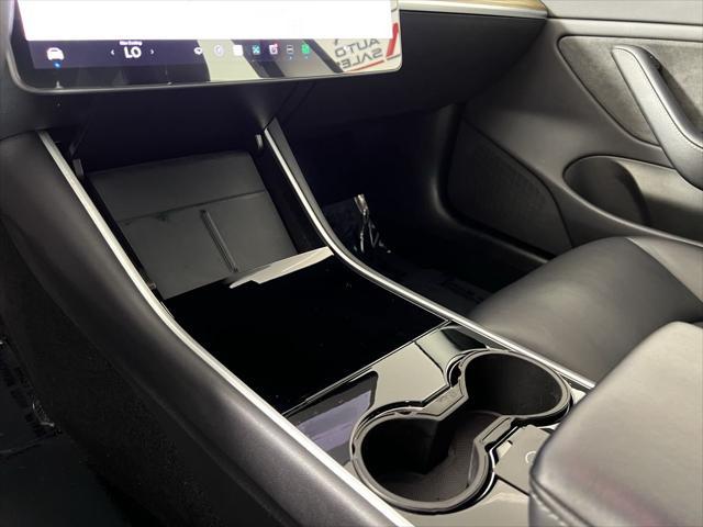 Photo of 2020 Pearl White Multi-Coat Tesla Model 3