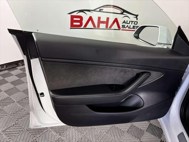 Photo of 2020 Pearl White Multi-Coat Tesla Model 3