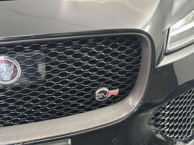 Photo of 2020 Black Jaguar F-PACE