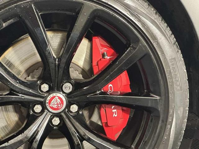 Photo of 2020 Black Jaguar F-PACE