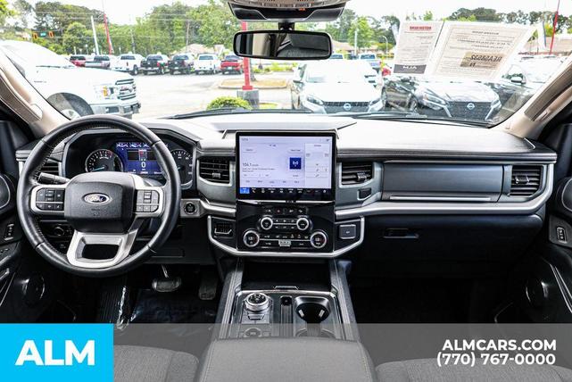 Photo of 2024 Oxford White Ford Expedition Max