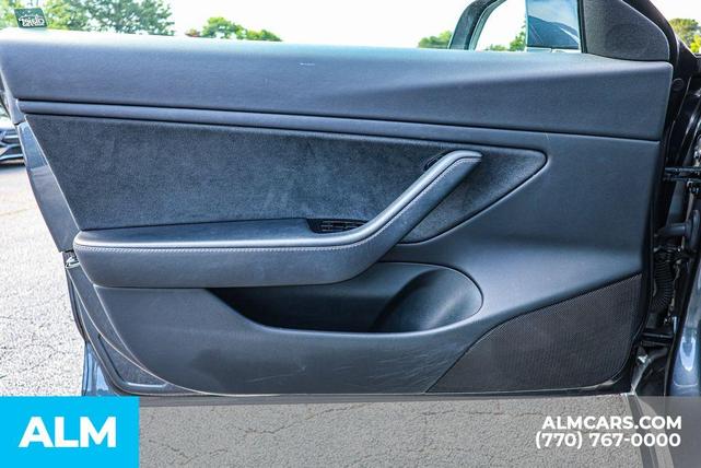 Photo of 2018 Gray Tesla Model 3