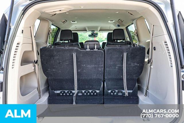 Photo of 2024 Silver Mist Clearcoat Chrysler Pacifica