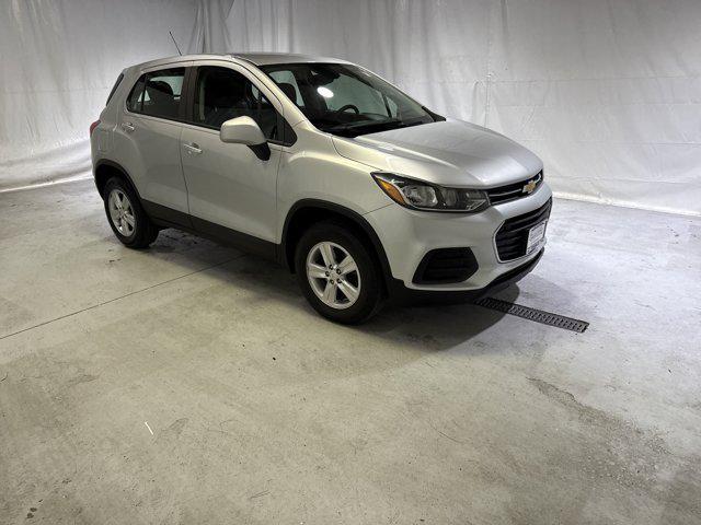 Photo of 2017 Silver Ice Metallic Chevrolet Trax
