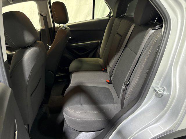 Photo of 2017 Silver Ice Metallic Chevrolet Trax