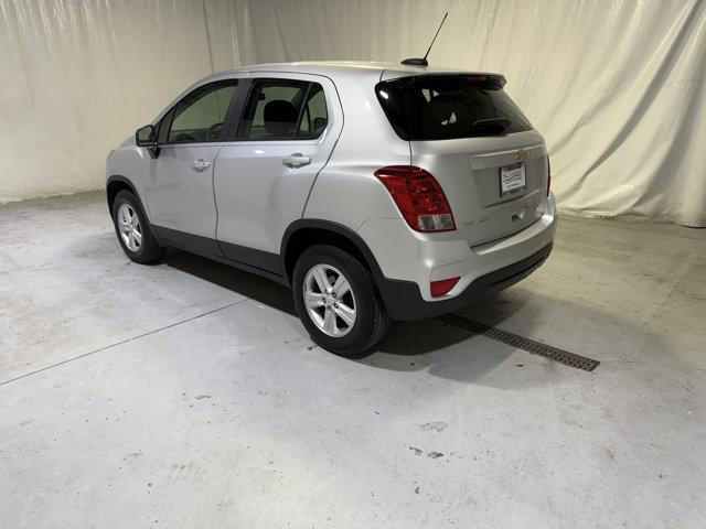 Photo of 2017 Silver Ice Metallic Chevrolet Trax