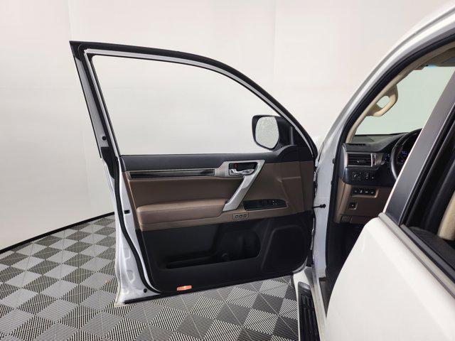 Photo of 2023 Eminent White Pearl Lexus GX 460