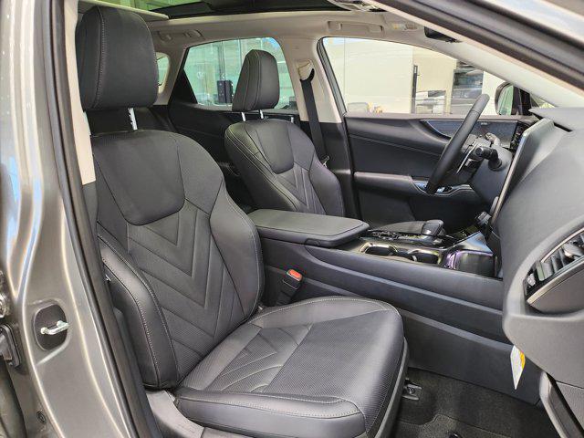 Photo of 2025 Atomic Silver Lexus NX 450h+