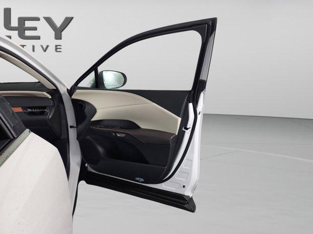 Photo of 2023 Eminent White Pearl Lexus RX 350