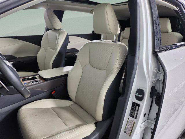 Photo of 2023 Eminent White Pearl Lexus RX 350
