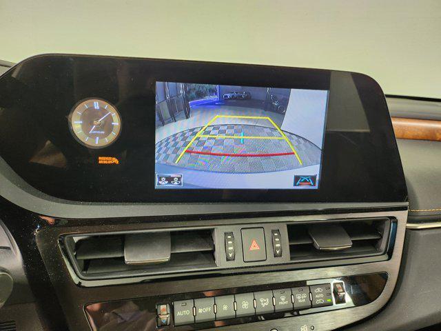 Photo of 2022 Iridium Lexus ES 350