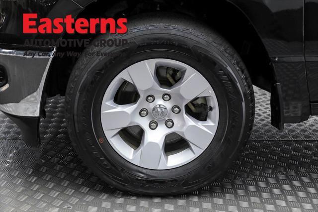 Photo of 2023 Diamond Black Crystal Pearlcoat RAM 1500