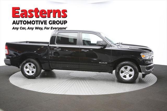 Photo of 2023 Diamond Black Crystal Pearlcoat RAM 1500