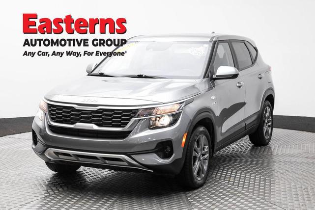 Photo of 2023 Steel Gray Kia Seltos