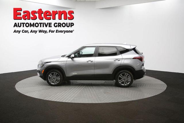 Photo of 2023 Steel Gray Kia Seltos