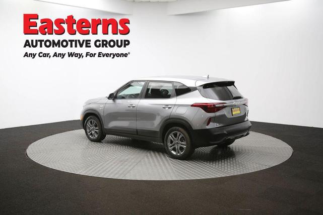 Photo of 2023 Steel Gray Kia Seltos