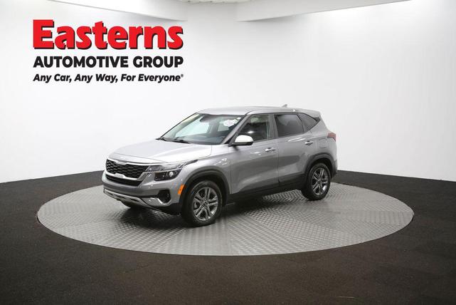 Photo of 2023 Steel Gray Kia Seltos