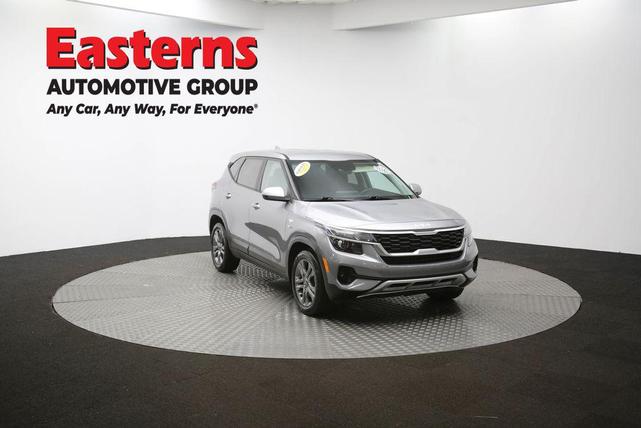 Photo of 2023 Steel Gray Kia Seltos