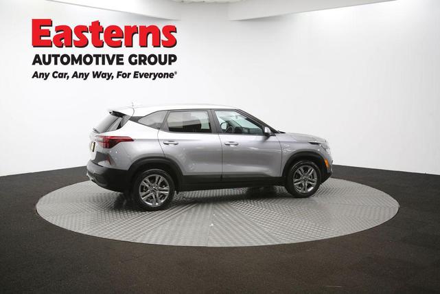 Photo of 2023 Steel Gray Kia Seltos