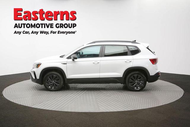 Photo of 2022 Pure White Volkswagen Taos