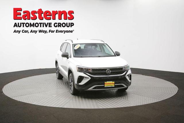 Photo of 2022 Pure White Volkswagen Taos