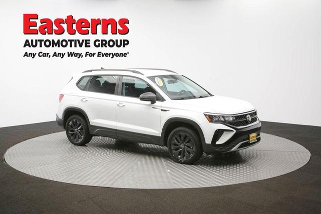 Photo of 2022 Pure White Volkswagen Taos