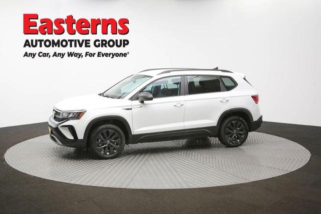 Photo of 2022 Pure White Volkswagen Taos