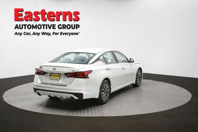 Photo of 2023 Pearl White Tricoat Nissan Altima