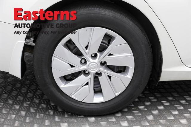 Photo of 2021 Glacier White Nissan Altima
