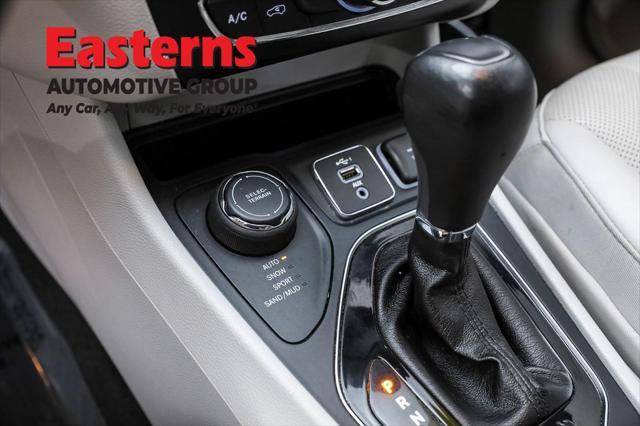 Photo of 2020 Slate Blue Pearlcoat Jeep Cherokee