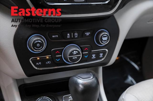 Photo of 2020 Slate Blue Pearlcoat Jeep Cherokee