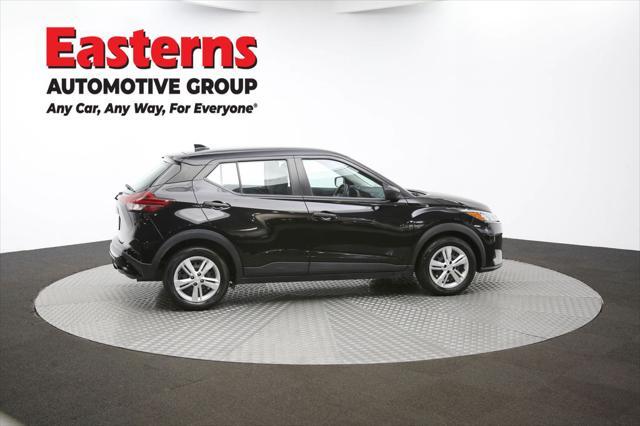 Photo of 2021 Super Black Nissan Kicks