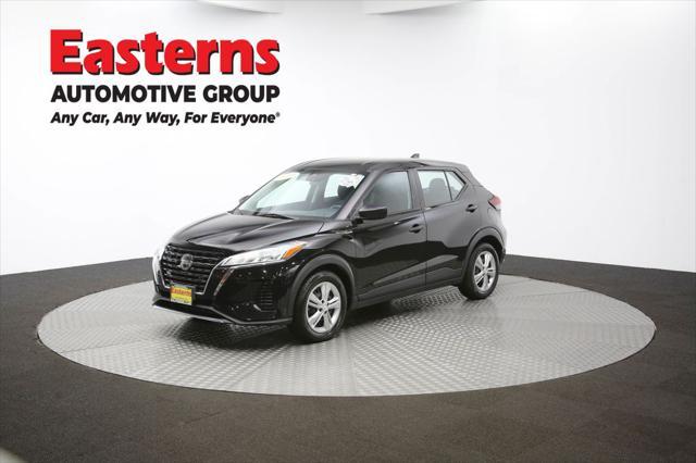 Photo of 2021 Super Black Nissan Kicks