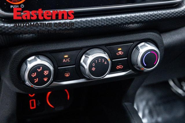 Photo of 2021 Super Black Nissan Kicks