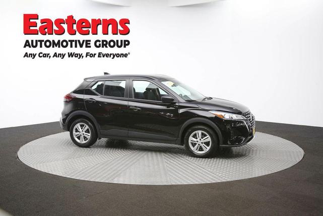 Photo of 2021 Super Black Nissan Kicks
