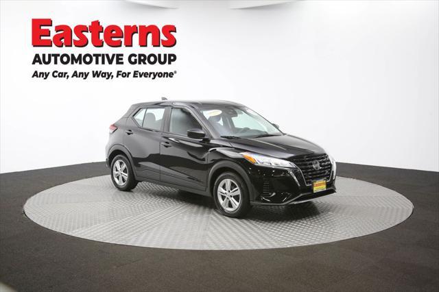 Photo of 2021 Super Black Nissan Kicks