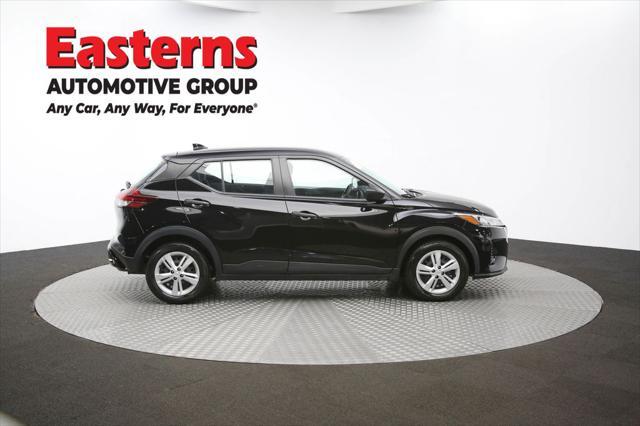 Photo of 2021 Super Black Nissan Kicks