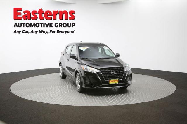 Photo of 2021 Super Black Nissan Kicks